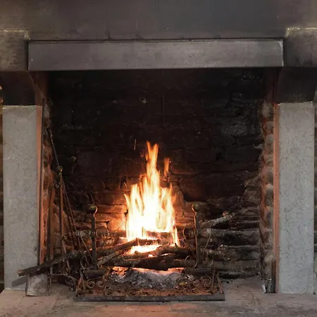 In With Pool & * Apecchio