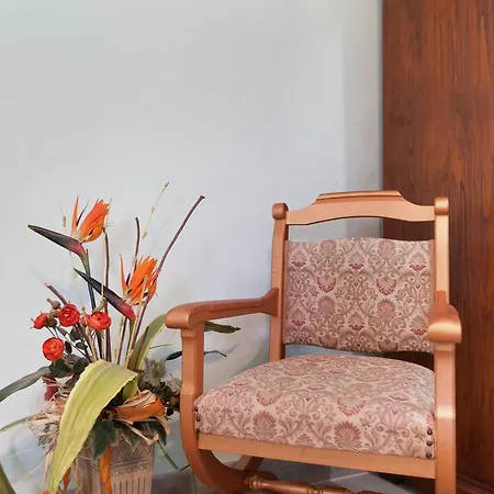 In With Pool & Nyaraló